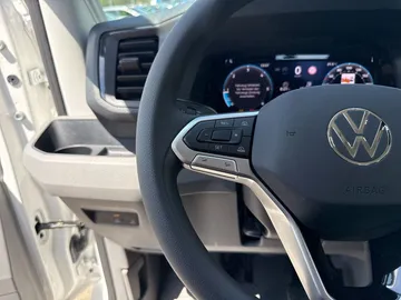 Car image 40