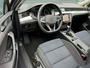 Car image 37