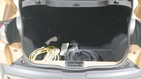 Car image 25