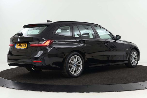 BMW 320 Touring e 150 kW image number 31