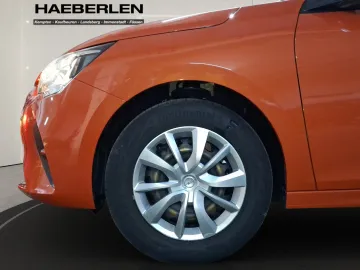 Car image 19