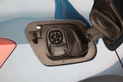 Car image 25