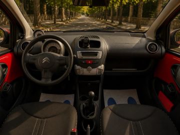 Car image 12