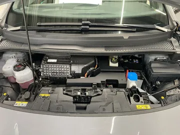 Car image 30