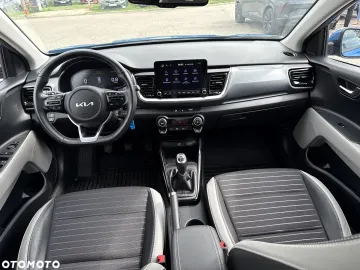 Car image 27