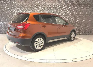 Car image 4