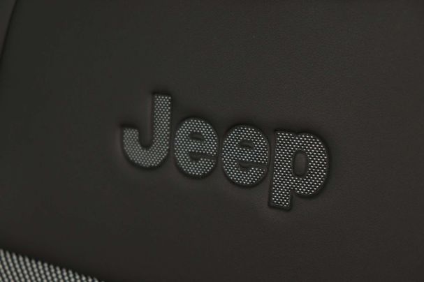 Jeep Avenger 54 kWh 115 kW image number 32