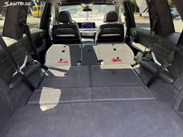 Car image 38