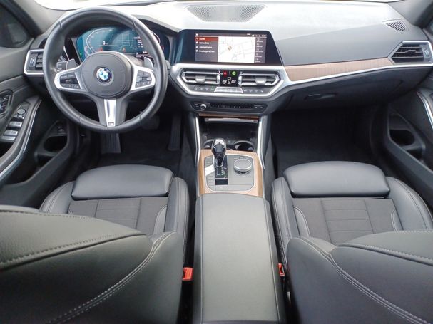 BMW 320d Touring Advantage 140 kW image number 11