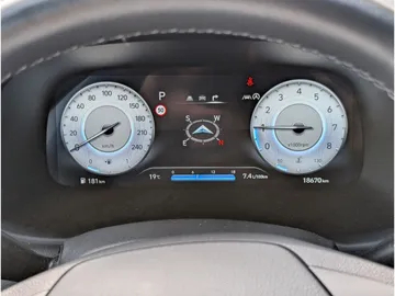 Car image 24
