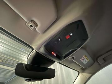 Car image 37