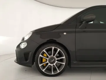 Car image 23