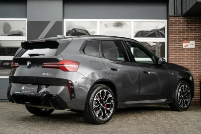 Car image 37