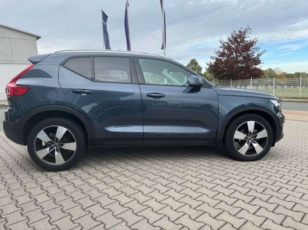 Volvo XC40 T2 Momentum 95 kW image number 2