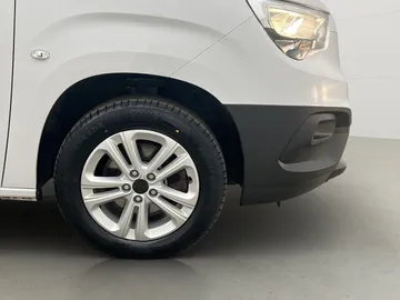 Car image 31