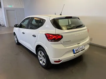 Car image 2