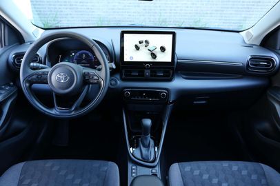 Car image 10