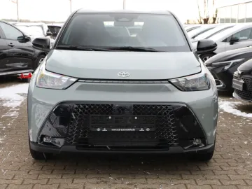 Car image 2