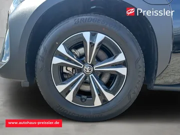 Car image 21