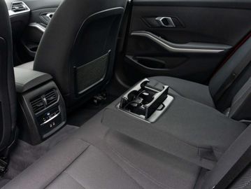 Car image 41