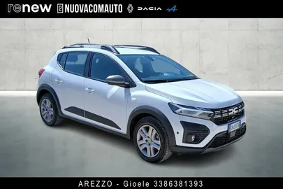 Car image 3