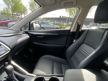 Car image 30