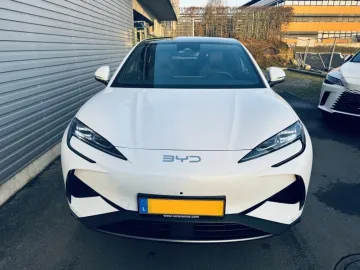 Car image 2