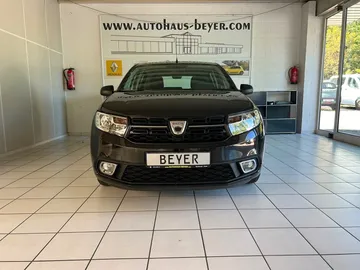 Car image 4