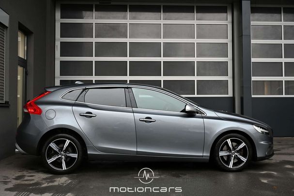 Volvo V40 D2 Momentum 88 kW image number 3