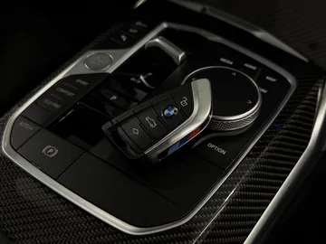Car image 36