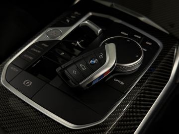 Car image 36