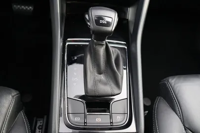 Car image 34