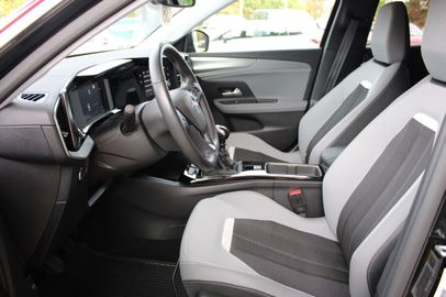 Car image 11