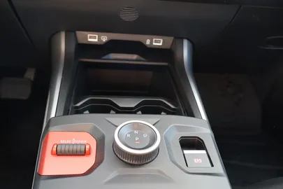 Car image 28