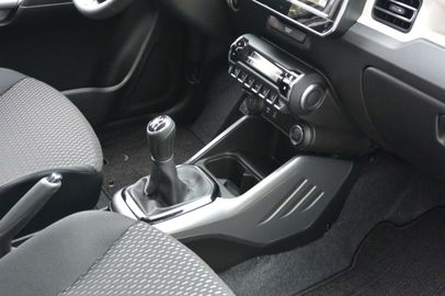 Car image 26