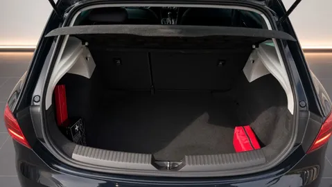Car image 28