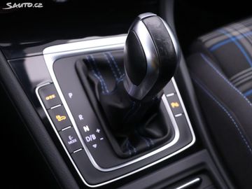 Car image 32