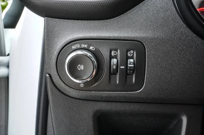 Car image 31