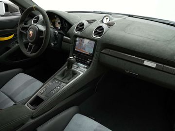 Car image 46