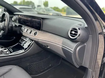 Car image 38