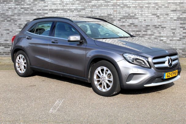 Mercedes-Benz GLA 200 115 kW image number 2