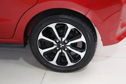Car image 33