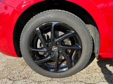 Car image 24