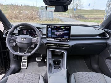 Car image 25