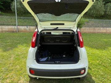 Car image 11