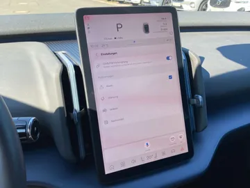 Car image 32