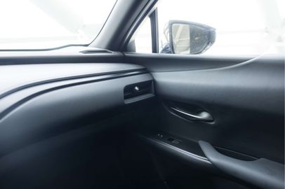 Car image 36