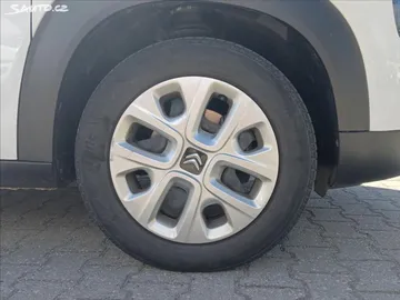 Car image 29