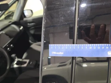 Car image 32