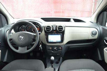 Car image 13